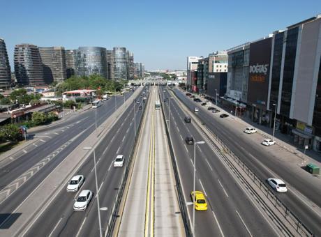 Bayramın ilk günü İstanbul’da yollar boş kaldı