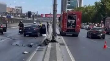 Beylikdüzü’nde zincirleme kaza! Araçlar birbirine girdi