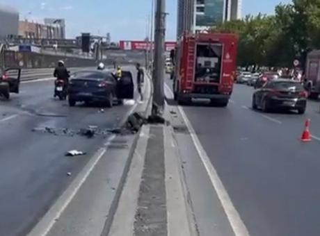 Beylikdüzü’nde zincirleme kaza! Araçlar birbirine girdi