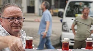 Çaycının yöntemi viral oldu: Bu çayları taşımak daha pahalıya geliyor