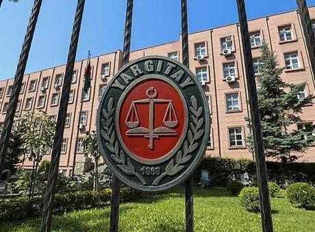 Çiçekli taciz davasında emsal karar: Yargıtay verilen cezayı bozdu