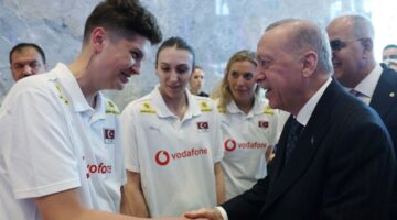 Cumhurbaşkanı Erdoğan, Filenin Sultanları’nı kabul etti