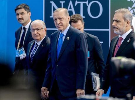 Cumhurbaşkanı Erdoğan’dan NATO Zirvesi’nde diplomasi trafiği