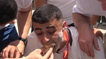Damadın başına gelmeyen kalmadı: Düğünde soğuk suyla yıkandı, kıyafetleri kesildi