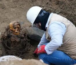 Doğal gaz çalışması bin yıllık mumyayı gün yüzüne çıkardı: Saçları bile bozulmamış!
