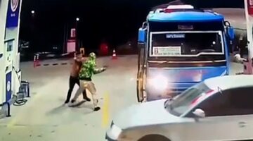 Dolmuş şoförlerinden hatlarına dahil edilen otobüslere saldırı