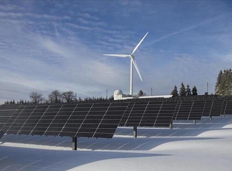 Dünyada yapımı süren 3 enerji projesinden 2’si temiz kaynaklı