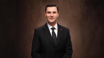 Elektrik akımına kapılan Manisa Büyükşehir Belediye Başkanı Ferdi Zeyrek, hastaneye kaldırıldı