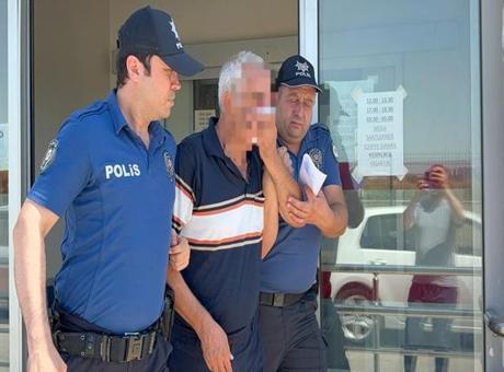 Emekli hakime otobüste etek altı fotoğraf çektiği iddiasıyla gözaltı
