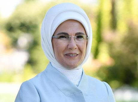 Emine Erdoğan Koruyucu Aile Günü’nü kutladı