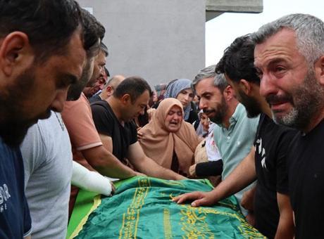 Erzurum’da taş ocağındaki göçükte ölen 3 işçi son yolculuğuna uğurlandı