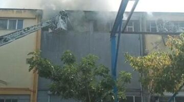 Esenyurt’ta bebek bezi fabrikasında yangın! 1 itfaiye eri yaralandı