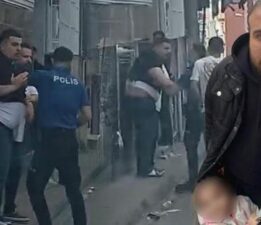 Fatih’te dehşet! Dayı, 4 yaşındaki yeğeninin olduğu arabaya kaldırım taşıyla saldırdı