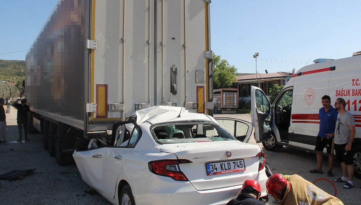 Feci kaza kamerada: Baba ve 3 çocuğu hayatını kaybetti