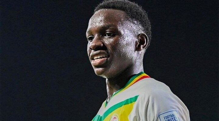 Fenerbahçe’de ilk transfer: 17 yaşındaki Amara Diouf’a 5 yıllık imza