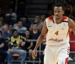 Fenerbahçe’den ayrıldı Galatasaray’a imza attı