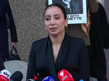 Filistin’e desteği nedeniyle kovulan Avustralyalı sunucu, ABC’ye karşı açtığı davayı kazandı!