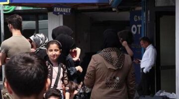 Hava sahası kapandı! Ülkelerine dönmek isteyen İranlılar otogara akın etti