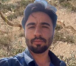 Hayvanlarını otlatırken dehşete düştü! ‘Bu büyüklükteki yılanla pek sık karşılaşmıyoruz’