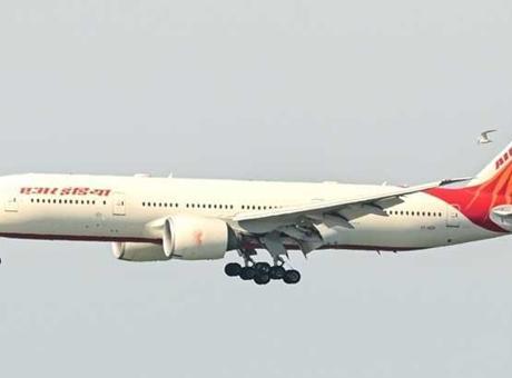 Hong Kong’dan Hindistan’a giden Air India uçağı, teknik arıza nedeniyle geri döndü
