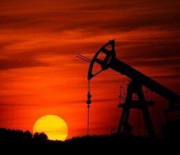 ‘Hürmüz kapanırsa petrol 300 dolara fırlayabilir’