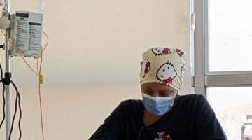 İkizi de aynı hastalığa yakalanmıştı! Hatice hastane odasında LGS’ye girdi