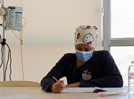 İkizi de aynı hastalığa yakalanmıştı! Hatice hastane odasında LGS’ye girdi