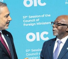 ‘İsrail bölgeyi felakete sürüklüyor’