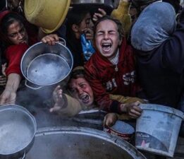 İsrail ordusu, 8 günde insani yardım bekleyen 102 Filistinliyi öldürdü, 490’ını yaraladı