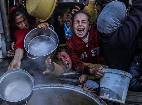 İsrail ordusu, 8 günde insani yardım bekleyen 102 Filistinliyi öldürdü, 490’ını yaraladı