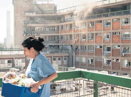 İsrail’de hastane vuruldu! Katz ‘savaş suçu’ dedi