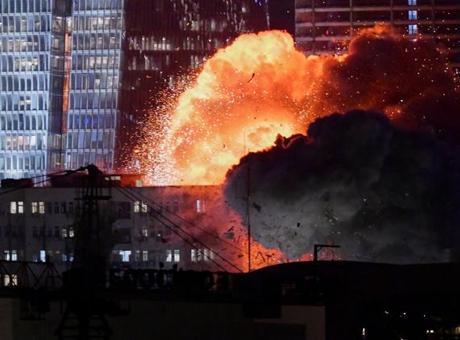 İsrail’de siren sesleri! İran Tel Aviv’de birçok noktayı vurdu