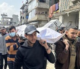 İsrail’in Gazze’ye saldırılarında son 24 saatte 70 Filistinli hayatını kaybetti