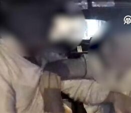 İzmir’de yolcu-taksici kavgası: ‘Yolu Uzattın’ tartışması araç kamerasında