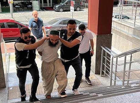 İzmit’te Atatürk’e hakaret eden şüpheli tutuklandı