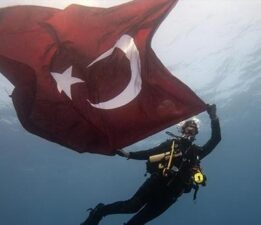 Jandarma’nın 186. yılı su altında pankartla kutlandı! Bakan Yerlikaya’dan ‘Teşekkür’ mesajı