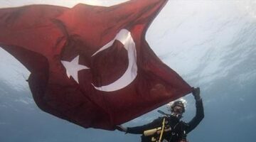 Jandarma’nın 186. yılı su altında pankartla kutlandı! Bakan Yerlikaya’dan ‘Teşekkür’ mesajı