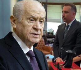 KAAN Teknoloji Kulübü’nün geliştirdiği İHA prototipi, MHP lideri Bahçeli’ye takdim edildi