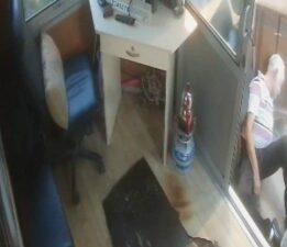 Kalp krizi geçiren arkadaşına müdahale ederken kalp krizi geçirdi