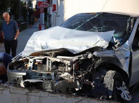 Kırmızı ışıkta geçip dehşet saçtı! Alkollü sürücüden ilginç tepki: Anam babam beni böyle görmesin