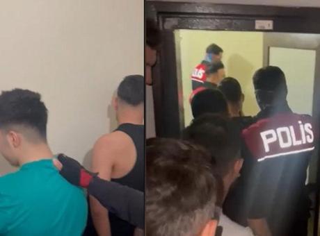 Koltuğun içinden kokain çıktı! ‘Evde silah var’ dedi 5 kişi tutuklandı