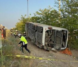 Konya’da devrilen yolcu otobüsündeki 1 kişi öldü, 26 kişi yaralandı