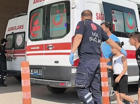 Kumbarasını açmak istedi dilinden yaralandı!