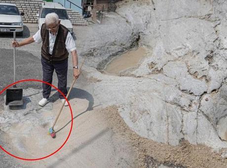 Mahalledeki 452 yıllık gizemli iz! ‘11 yaşında geldim 65 yıldır her gün aynı yeri temizliyorum’