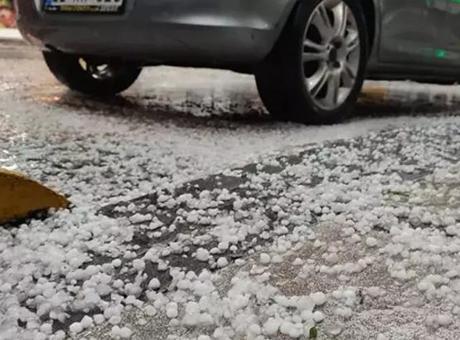 Meteoroloji uyarmıştı! Dolu ve sağanak bir anda etkili oldu