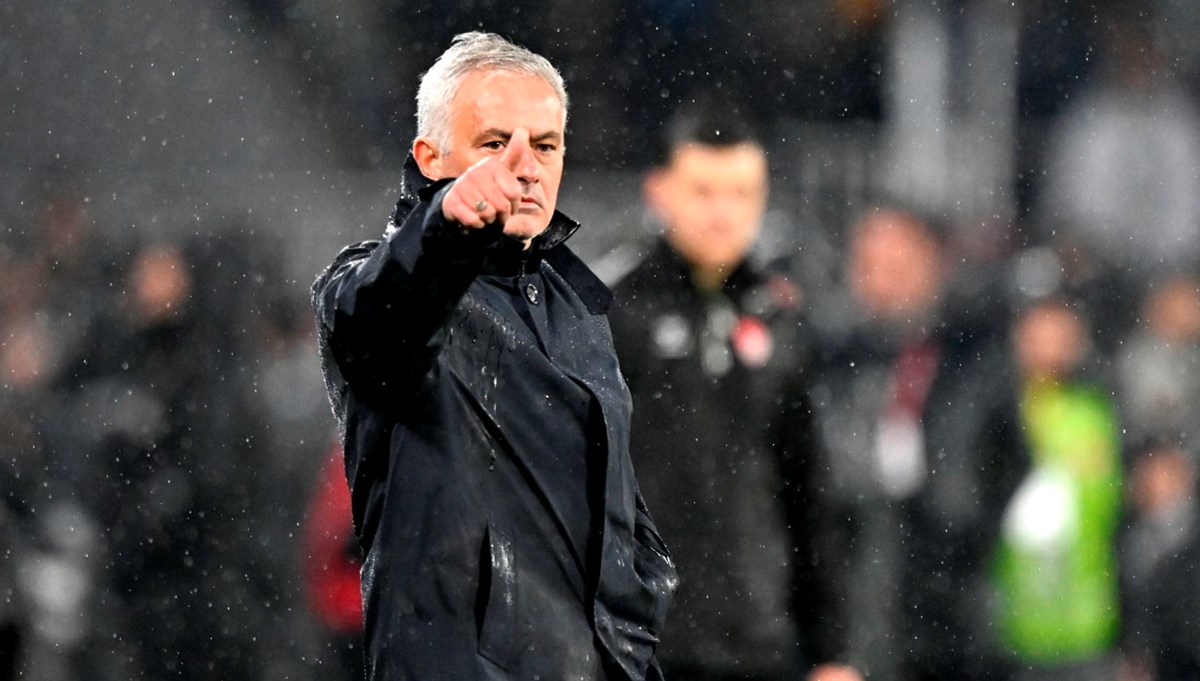 Mourinho iki yıldızı istiyor: İngiltere’de özel görüşme