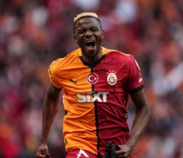 Osimhen transferinde son durum: Ücret yükselmesine rağmen teklifi reddetti