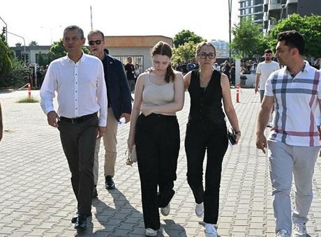 Özgür Özel, Ferdi Zeyrek’in kızı Nehir’i sınav sabahı yalnız bırakmadı