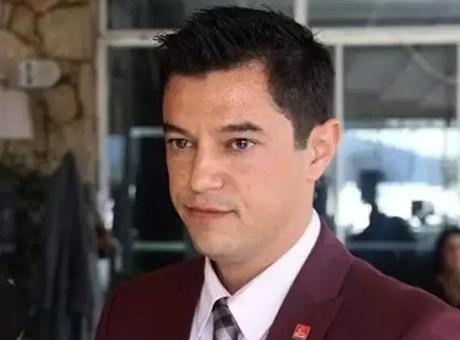 Polis kalkanına yumruk atmıştı! Marmaris Belediye Başkanı Ünlü’ye dava açıldı
