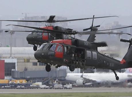 Polonya, ABD’den ‘Black Hawk helikopteri’ almını erteledi